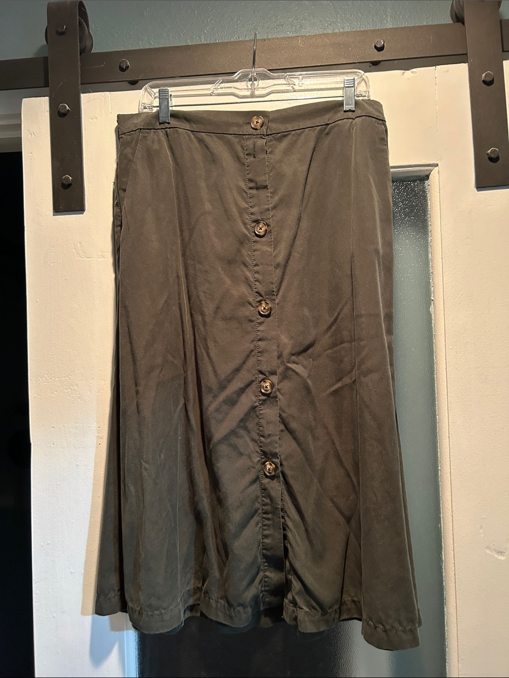 Women’s Olive Button-Front Midi Skirt